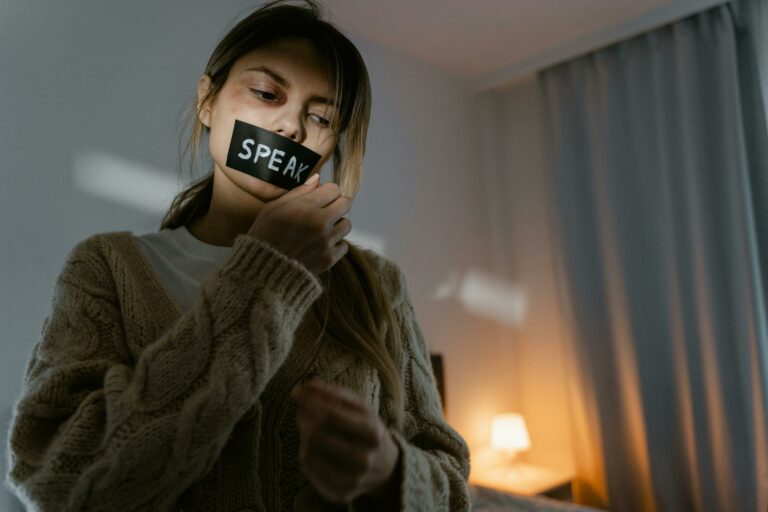 Emprise ou BDSM ? Comment reconnaître un contrôle coercitif déguisé