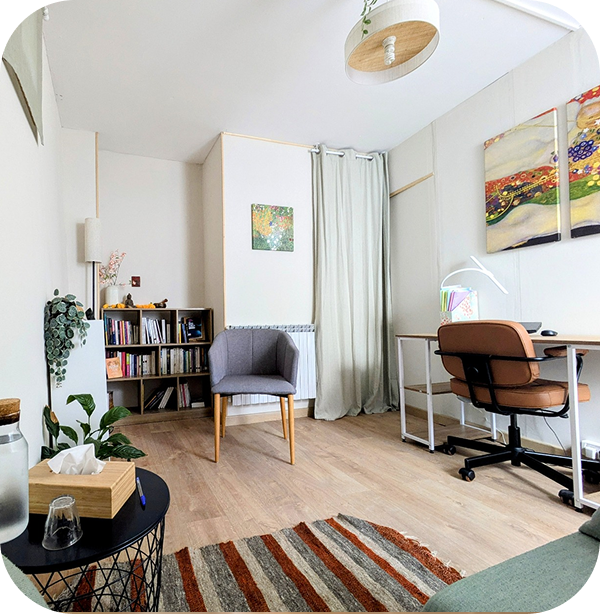 lindsay-cash-Md_DhaFsnCQ-unsplash-_1_-scaled 1 (9)